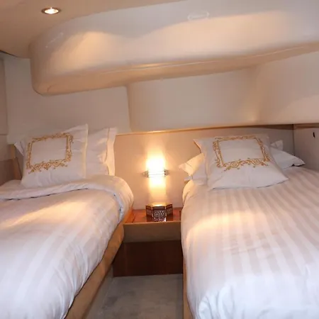 Private Yacht- Douro River Ботель Порту