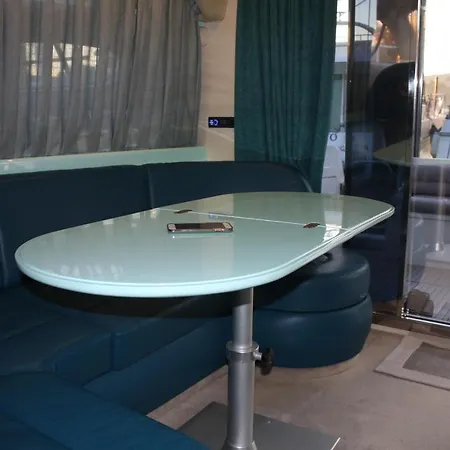 Private Yacht- Douro River 보트호텔 포르투