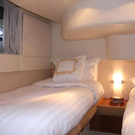 Private Yacht- Douro River 보트호텔